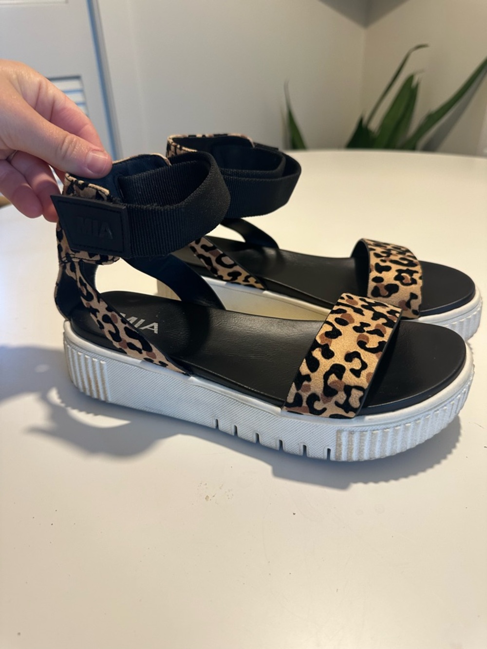 MIA Evelin Leopard Print Ankle Strap Platform Sandal Size 7